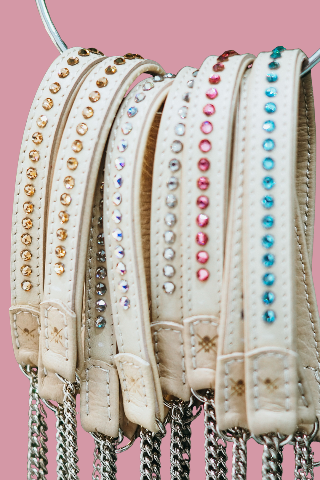 Max Golden Topaz Martingale kaulapanta